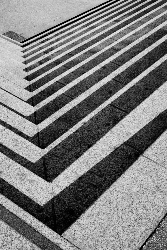 image abstraite contraste bâtiment ombres lumière escaliers rue soleil étape